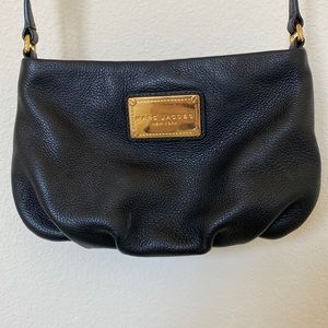 Marc Jacobs black pebbled leather crossbody handbag (m0011311)